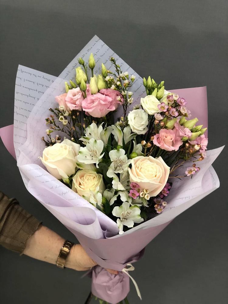 Букет цветов из: Альстромерии, Розы и Лизиантусы в Засечном