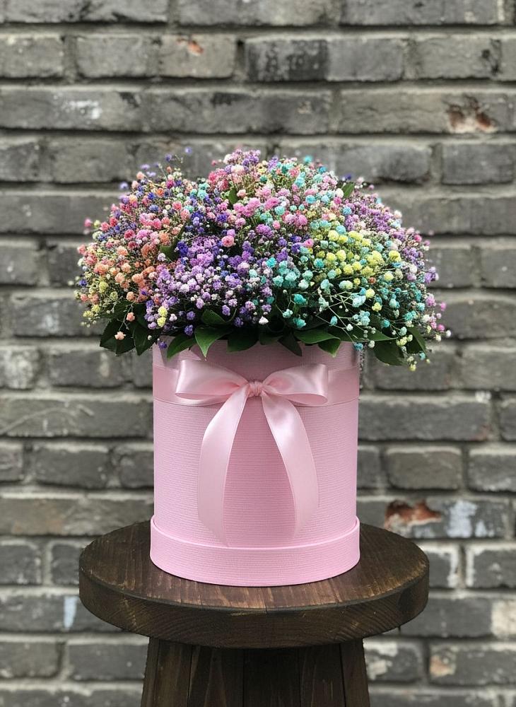 Цветочная композиция из Гипсофила и Розы в шляпной коробке в Засечном
