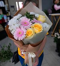 Букет цветов из:  Герберы, Розы и Хризантемы в Засечном