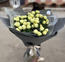 Букет Белые кустовые розы Солинеро в Засечном