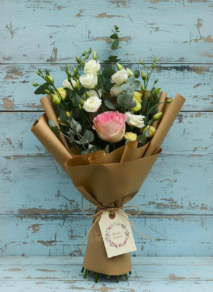 Букет цветов из: Розы и Лизиантусы в Засечном