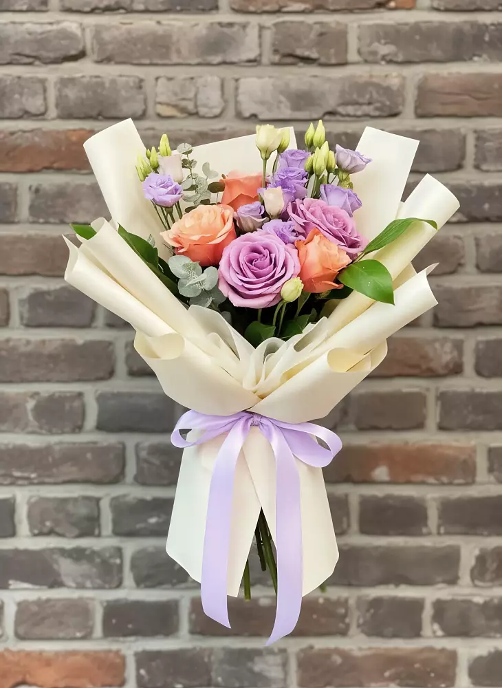 Букет цветов из: Лизиантусы и Розы в Засечном