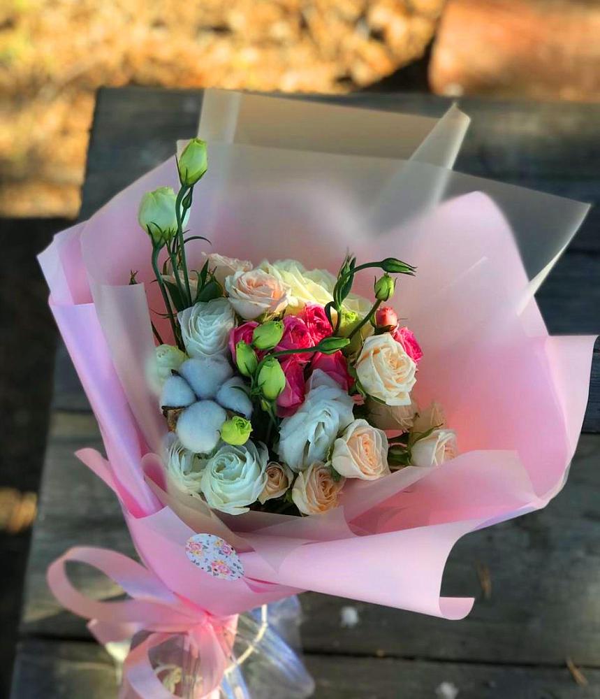 Букет цветов из: Розы и Лизиантусы в Засечном