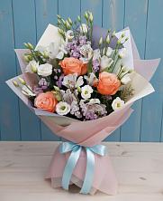 Букет цветов из:  Лизиантусы, Розы, Альстромерии и Гипсофила в Засечном