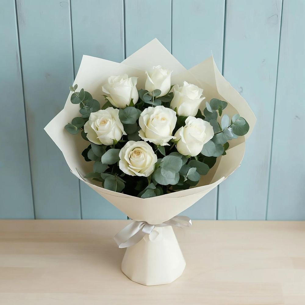 Букет Белые розы в Эвкалипте в Засечном