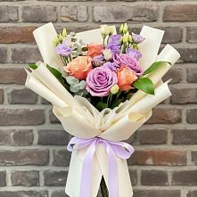 Букет цветов из:  Лизиантусы и Розы в Засечном