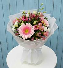 Букет цветов из:  Герберы, Альстромерии и Лизиантусы в Засечном