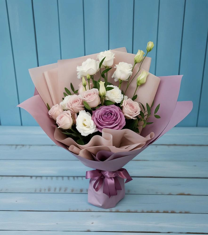 Букет цветов из: Розы и Лизиантусы в Засечном